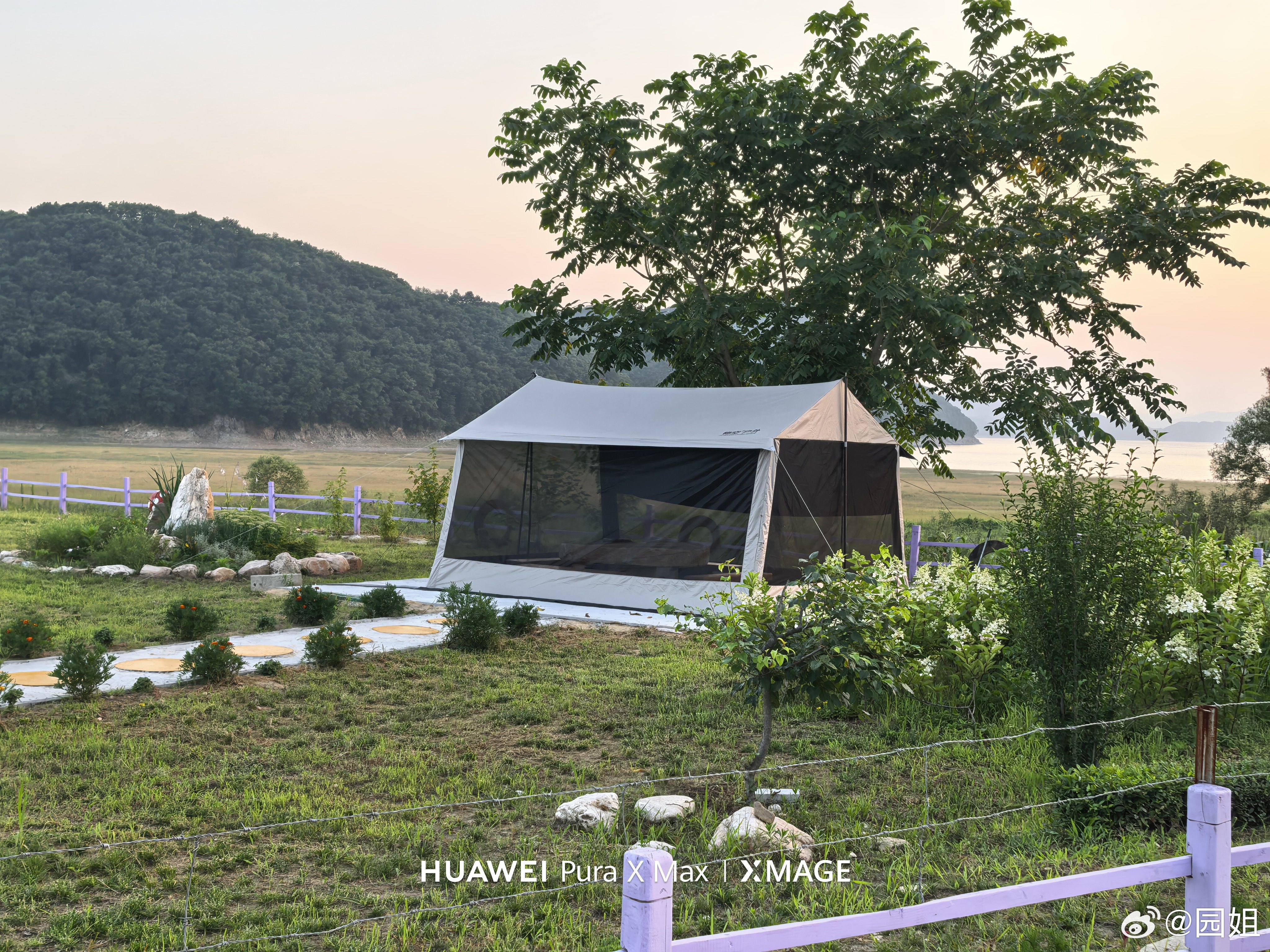 露营太解压了，风景超级好，改天给你们看看