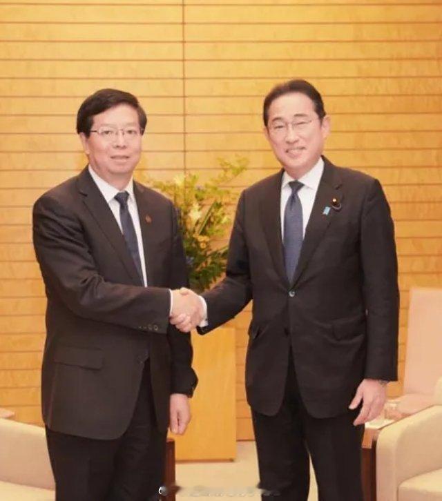清华党委书记去日本🇯🇵了！近日，清华大学党委书记～邱勇～赴日本访问，与首相岸