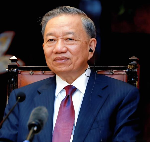“越南要回归？”近期，不少越南网友把这话喊得挺热闹。他们说，越南历史上本就在中国