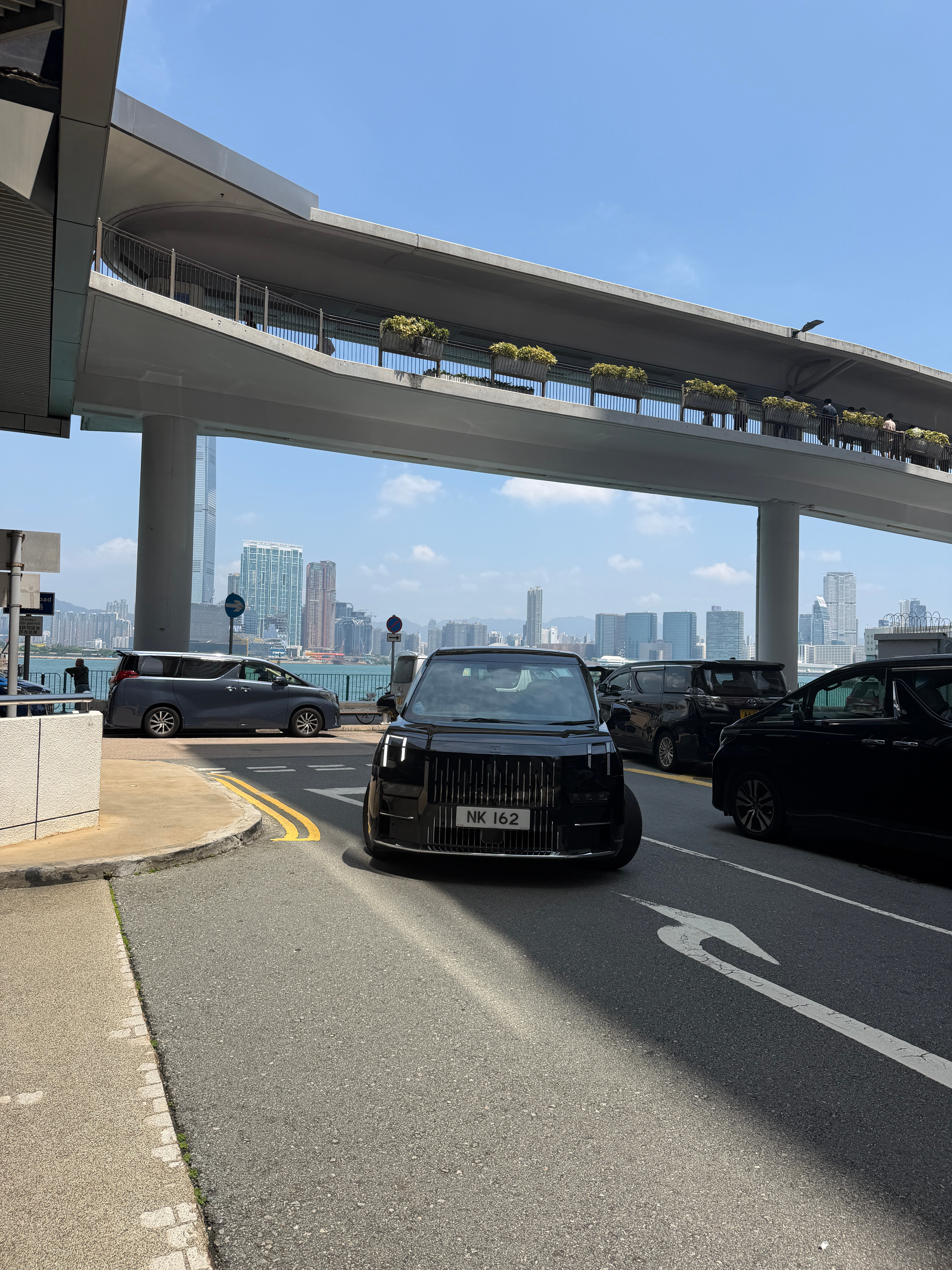 香港电车的新车销售市场今年有巨大的变化，首次登记税在香港的购车成本中占据了很高的