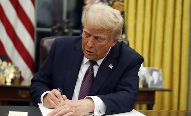 这下玩大了！让所有人没料到的，不是美伊谈判崩了，而是伊朗领空前脚刚开，美国后脚就