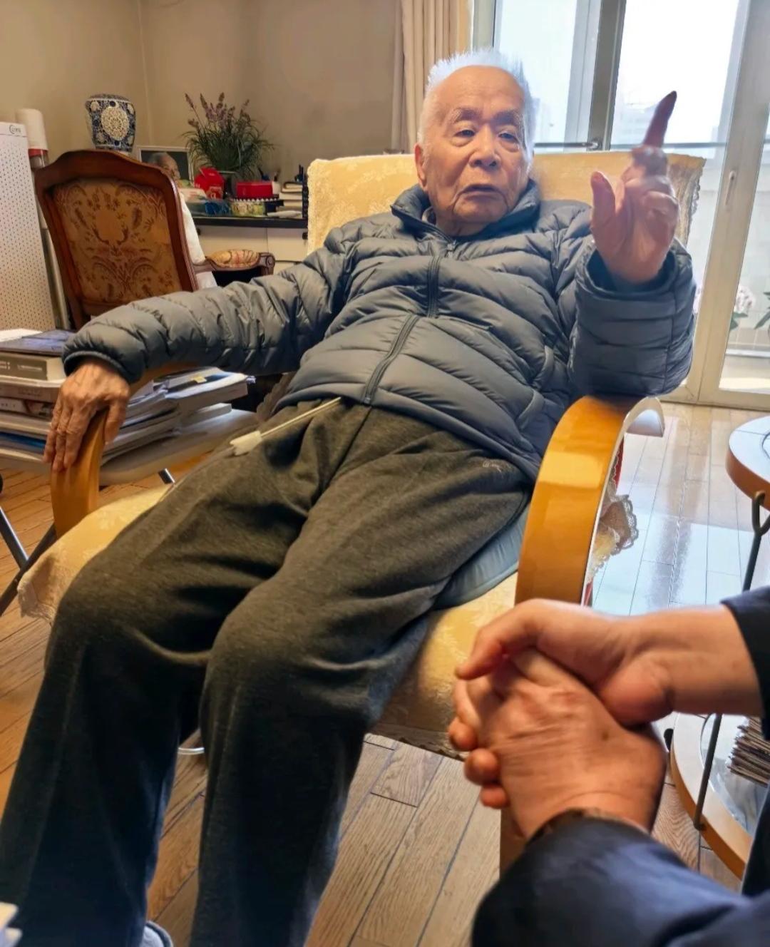 张博士谈何祚庥老院士到底著名到什么程度？

很多网友可能不知道何老院士的影响力。