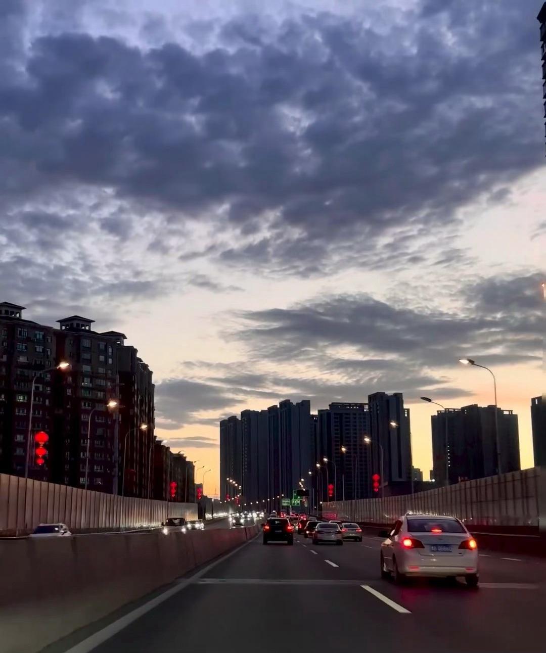 跟姐妹们小聚🤎🖤 