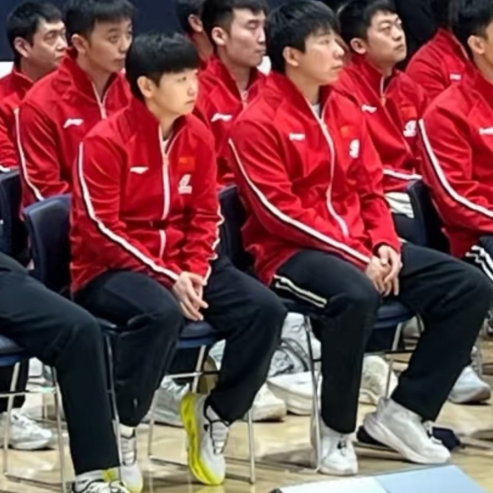 咪困困 