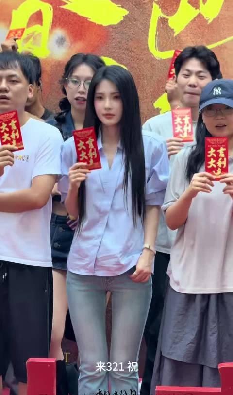 锦子/李卓扬首搭《暮色迟迟》昨天开机～ ​​​