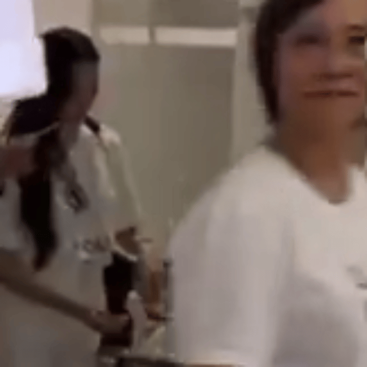 她们说包饭我才来的 ​​​