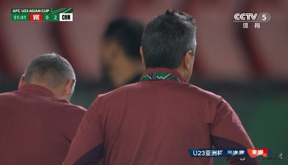 天呐，中国U23男足又进球了，在短短的5分钟里，中国队连入两球，彻底的打懵了对手