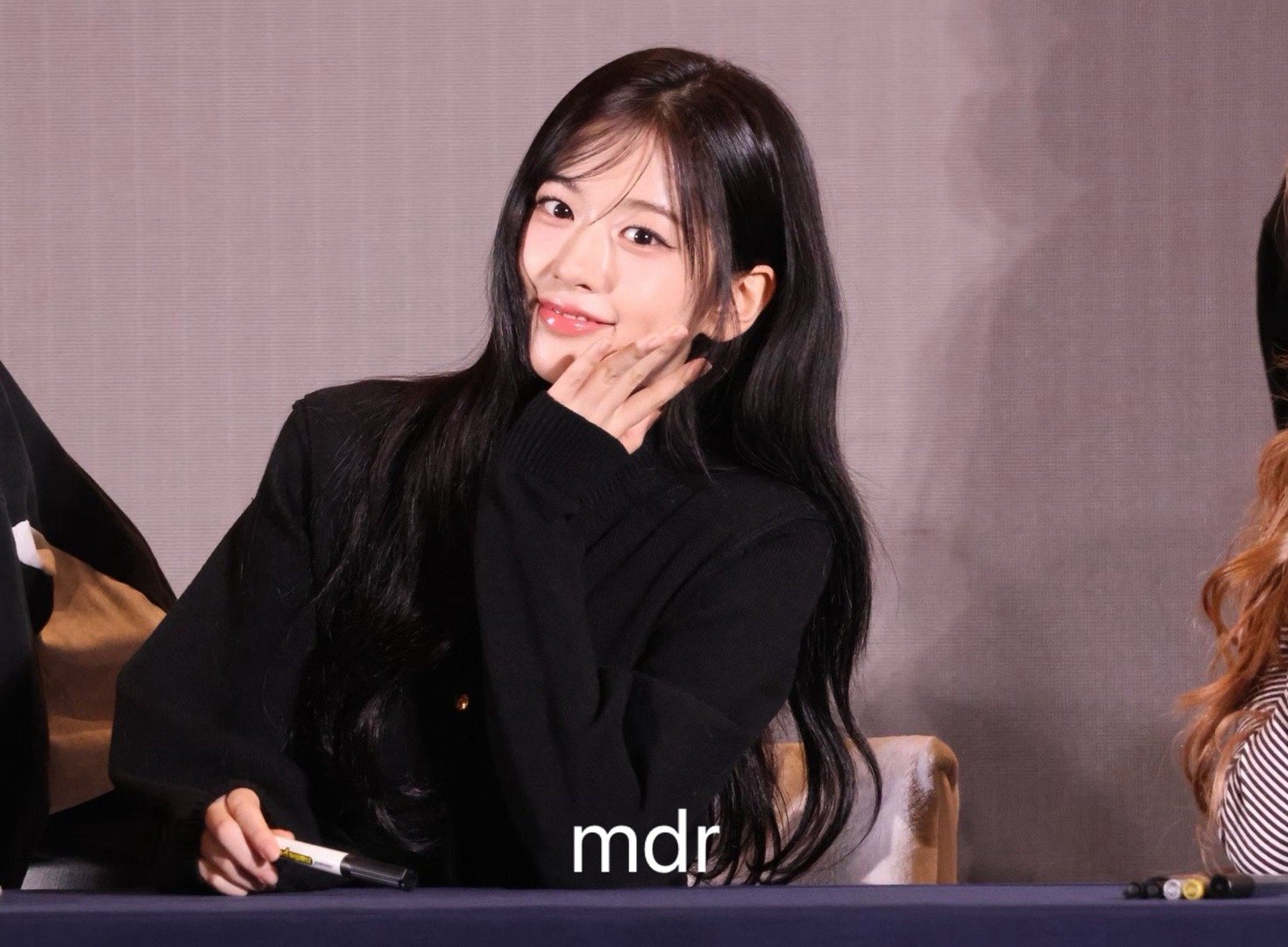 安宥真、张元英、Liz 今日签售生图 有的人被原生脸顶号有的人原生脸好美… 