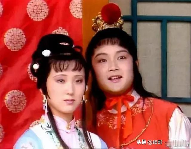 贾蔷是“正派玄孙”这句话里藏着猫腻！
正派：正统、正支、嫡系，不是旁支、远房、过