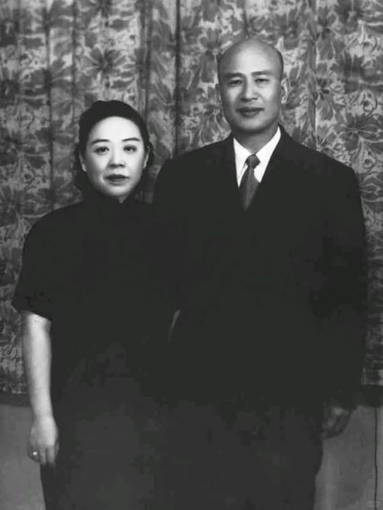1931年，听说丈夫白崇禧偷偷在外养女人，还生了一个儿子，马佩璋找上门去，只用一...
