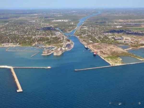 【强烈反对巴拿马违宪裁定　长和就出售港口提仲裁】

巴拿马最高法院早前裁定，长和