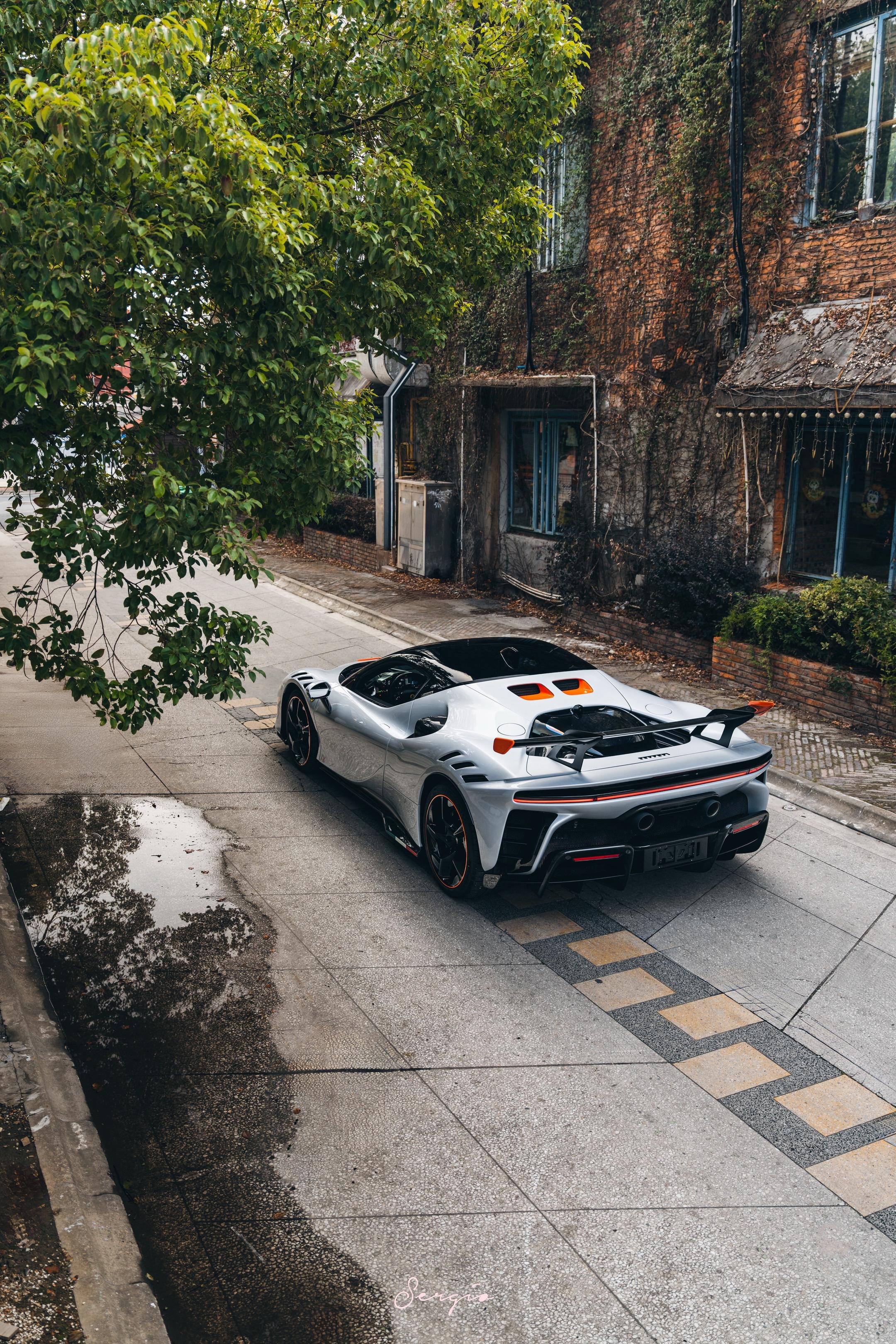 首发色的法拉利SF90 XX.我终于也是给SF90 XX出组图了，也是...