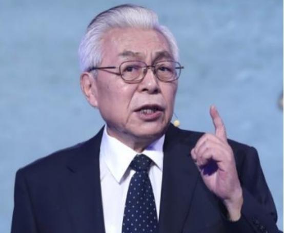 为什么都抢着登月呢？就直白说，要是中国能在月球上架激光武器，仅需1.3秒就能摧毁