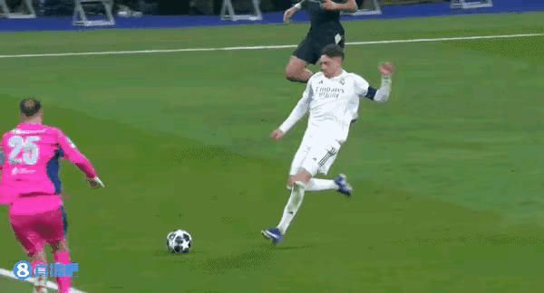 门将缩手了？
欧洲的体育竞技精神呢？
这是提前交易好了？
踢假球，赌球的市场又开