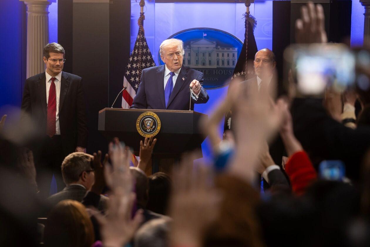 在最高法院裁定特朗普政府过去一年征收的部分关税违法、并由下级法院处理退税安排后，