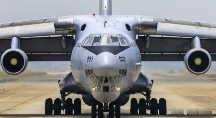 3. 乌克兰悔卖中国三架“废铁” 今成大国重器：乌克兰因经济困难卖3架锈损伊尔-