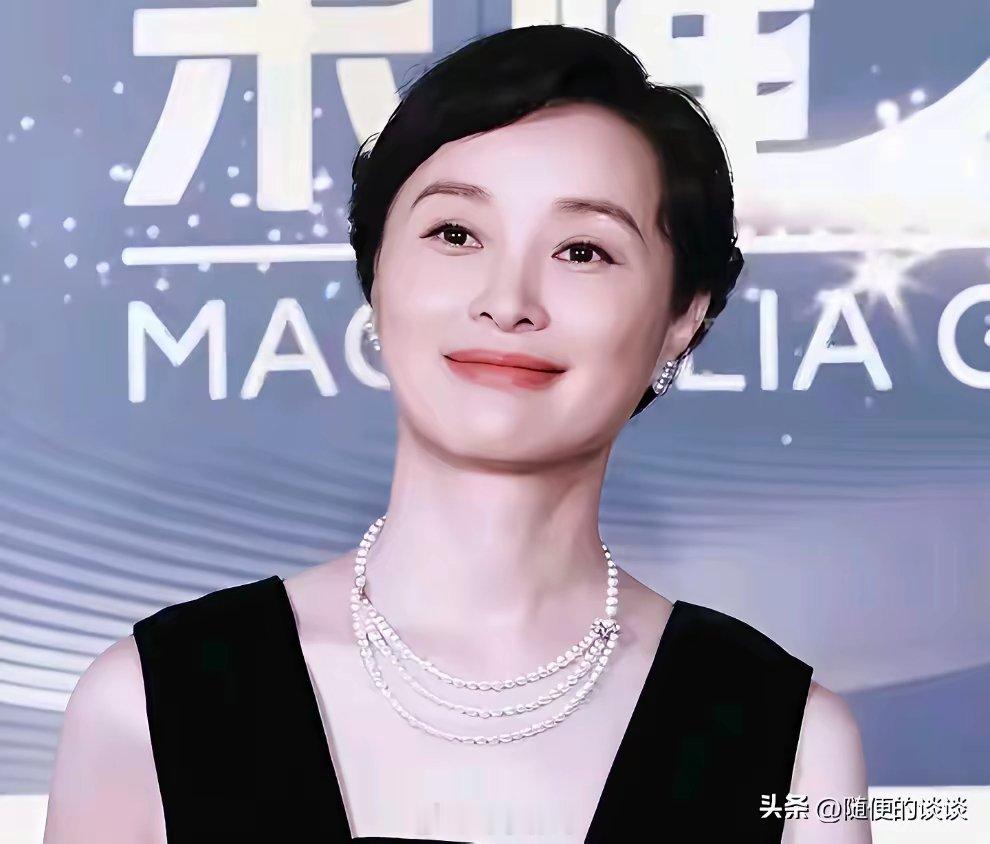吴越说，我这辈子就谈过一次恋爱，如今54了，单身，没孩子，定居上海。好多人替我可