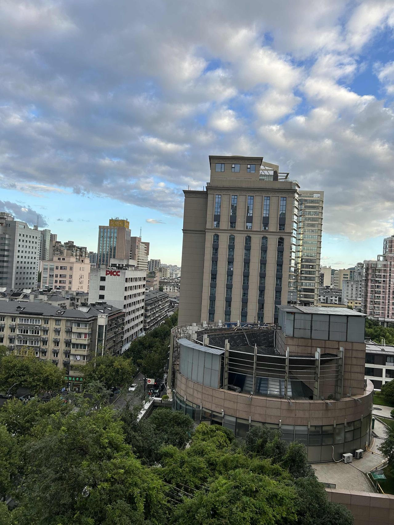 生活细碎，万物温柔。用心感受，日日皆是好光景。