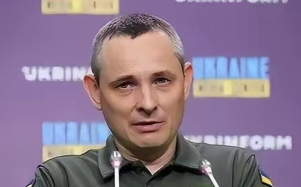 斯莫连科夫在多名美国特工的死命掩护下连夜出逃，彻底从俄罗斯土地上消失，很多人以为