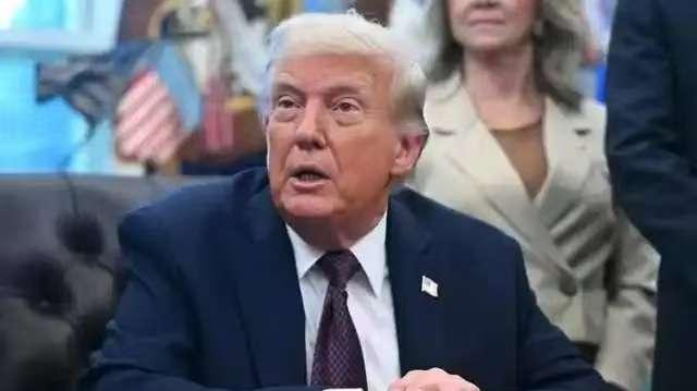 特朗普这话就很有意思了。当主持人问他，如果日本与中国开战，美国会不会支持日本时，