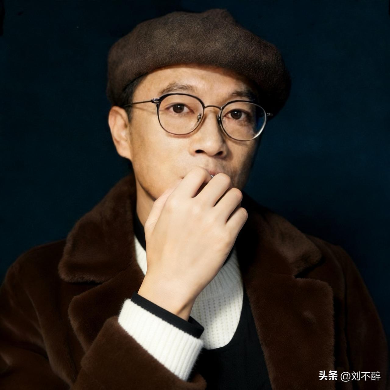 不藏着掖着了，爆料打造爆款的三招！
第一招
直戳痛点＋引发强情绪共鸣（抓取流量）