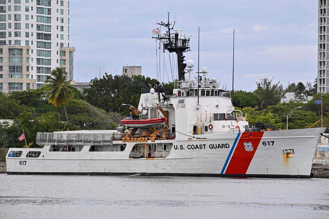 公海对峙！俄派潜艇护航遭美制裁油轮，美军跨洋追截
 
因“贝拉1”号油轮遭美国制