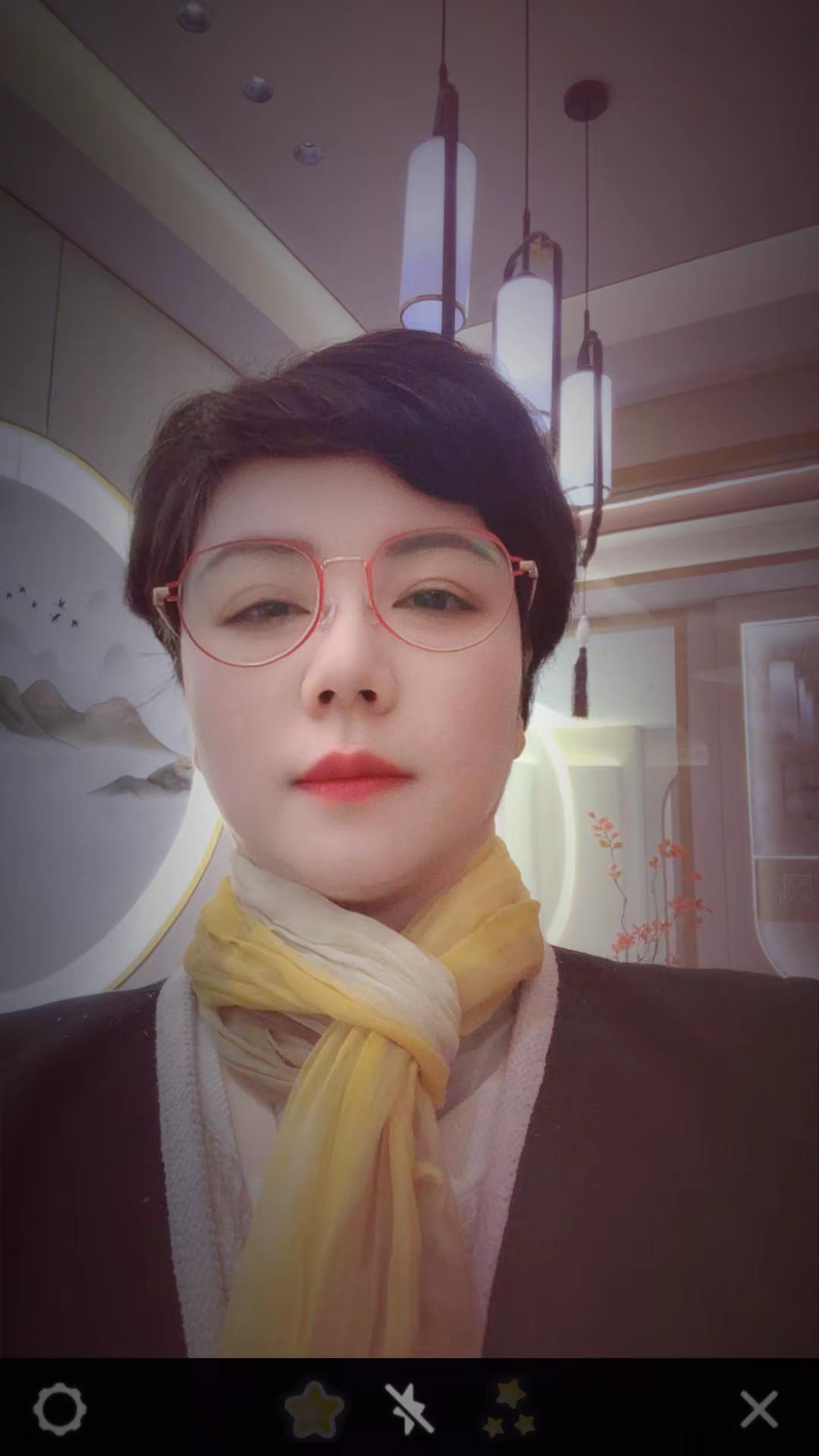 日常分享。每日分享 穿着得体是一种生活态度 短发女生 短发控