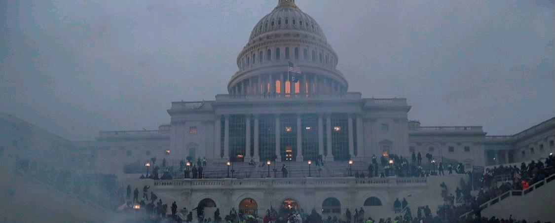 新闻快讯——RT World深度报道 称，特朗普政府以“打击毒品走私”为由对委内