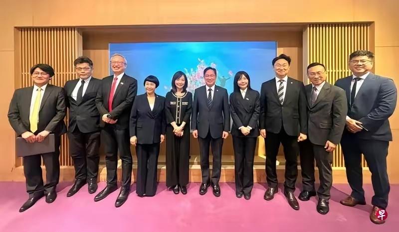 中国向韩国划红线。

最近有三名韩国国会议员，专程跑到台湾地区活动，还和当地相关