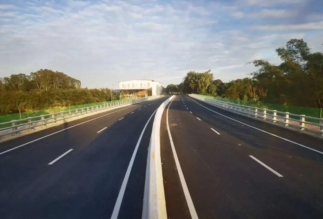 近日，广州市增城区小楼镇与正果镇交界处的省道 S380 线庙潭桥，完成拆除重建并