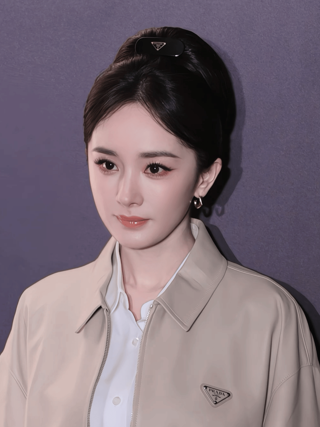 杨幂一抬眼我就知道对味了 ·杨幂完全女王来的 姐今天也是气场全开了，幂神怎么状态