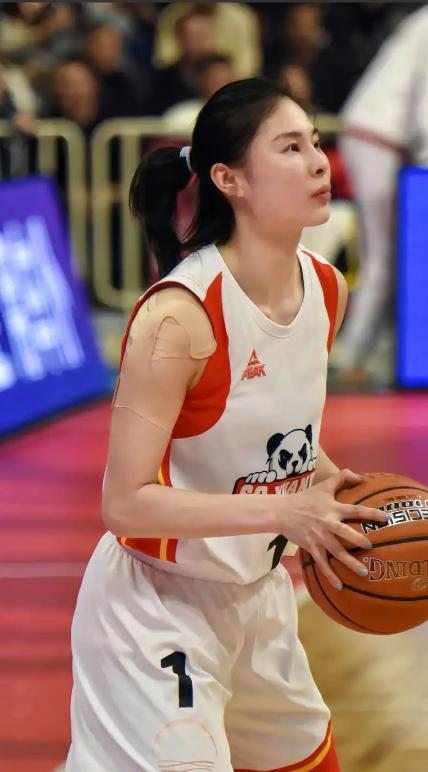 “不打美国，是保险起见。”王思雨这句话其实是在给全队减压。面对降维打击的美国队，