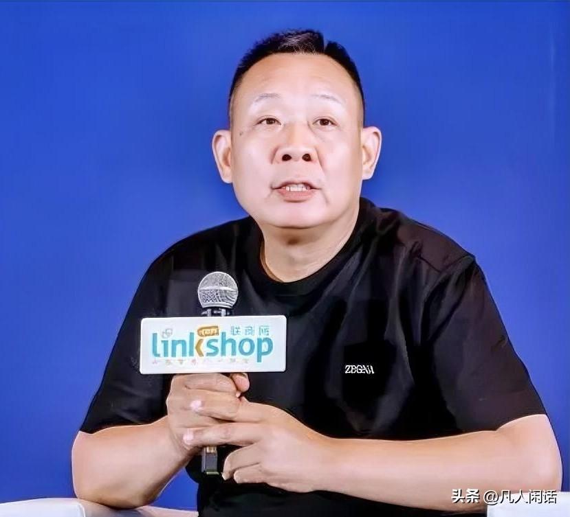 3月8日，胖东来创始人于东来签了一份文件。

文件内容是把公司资产划给员工。经第