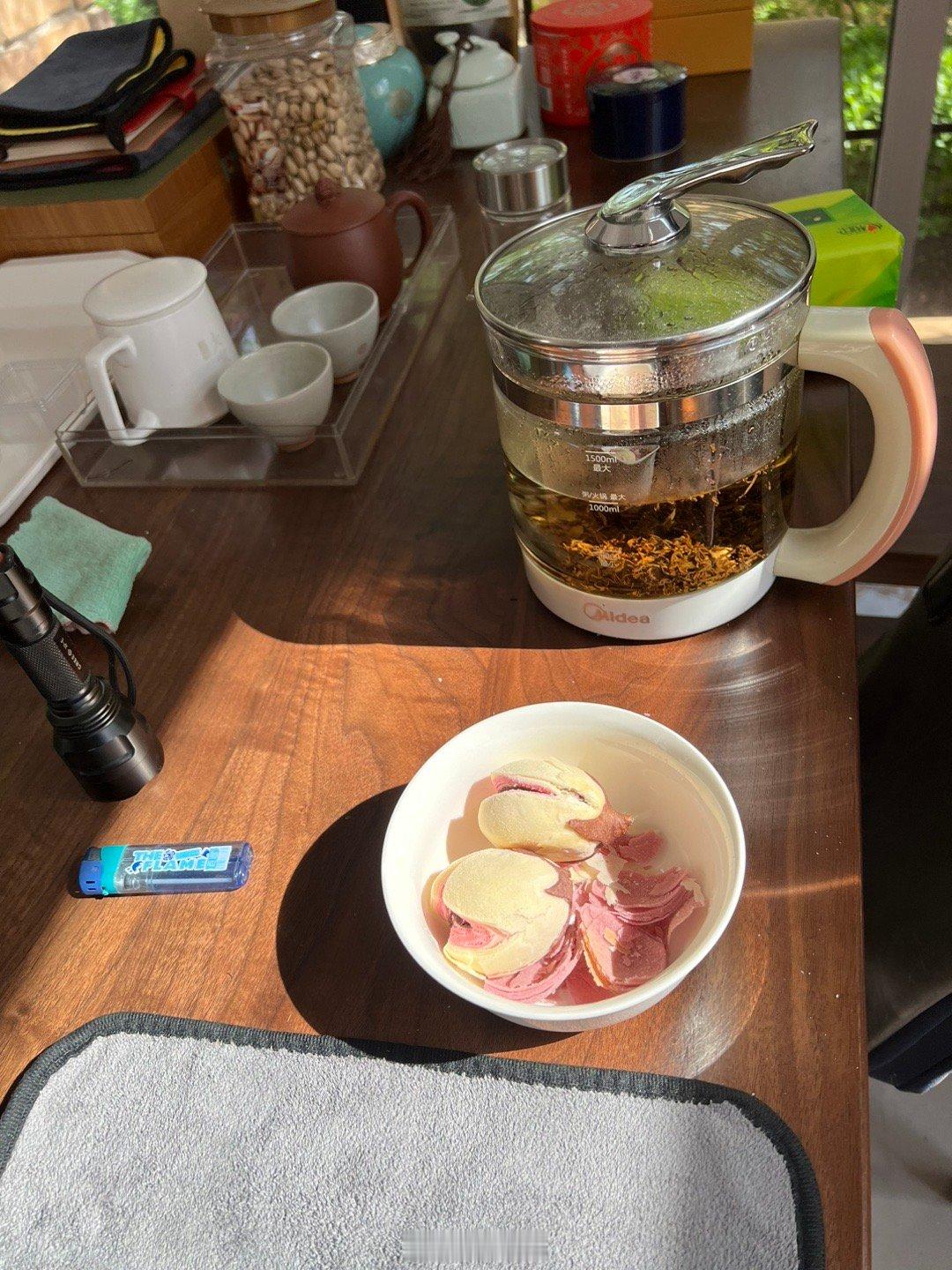 五一快乐吃茶就点心，听黄帝内经，淫邪不能惑其心。淫，是很多，泛滥，弥漫，时时处处