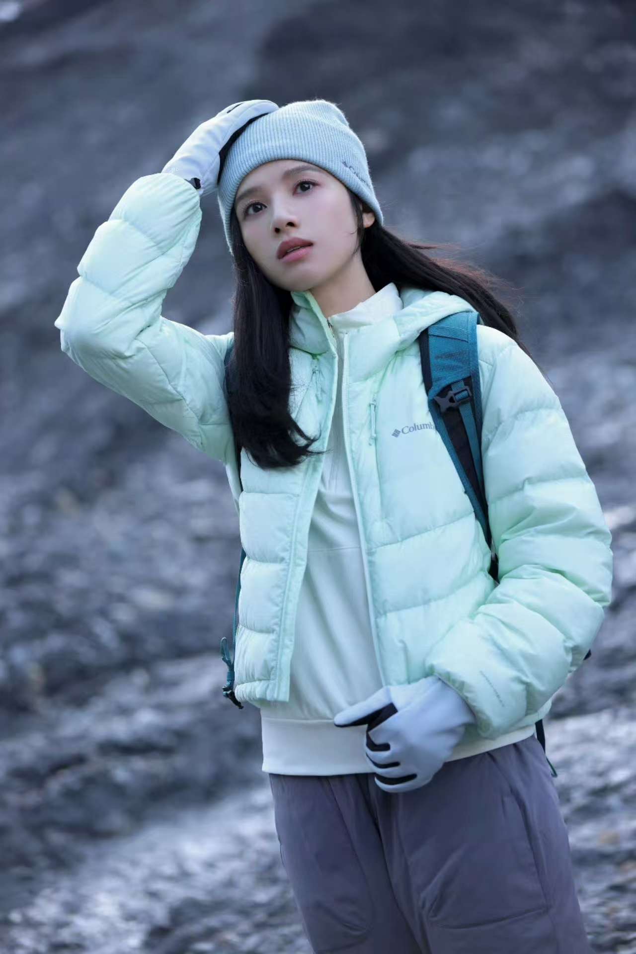 张婧仪拥抱旷野张婧仪旷野花絮照张婧仪旷野花絮照，好看，[苦涩][苦涩] ​​​