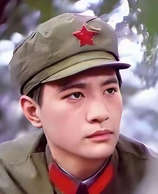 就颜值这一块，周里京完胜王心刚。王心刚是五十六年代所有人公认的帅哥，值到现在只要