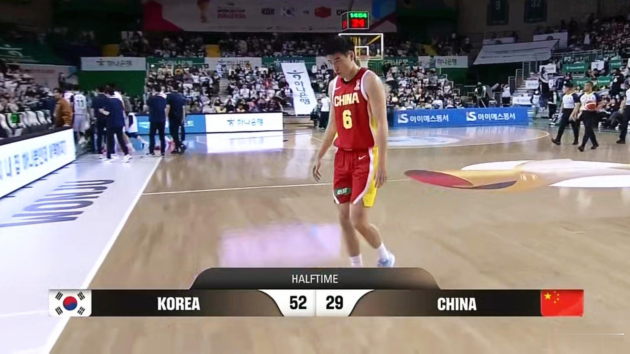 中国男篮vs韩国男篮畏手畏脚，实在难评....中韩男篮二番战
