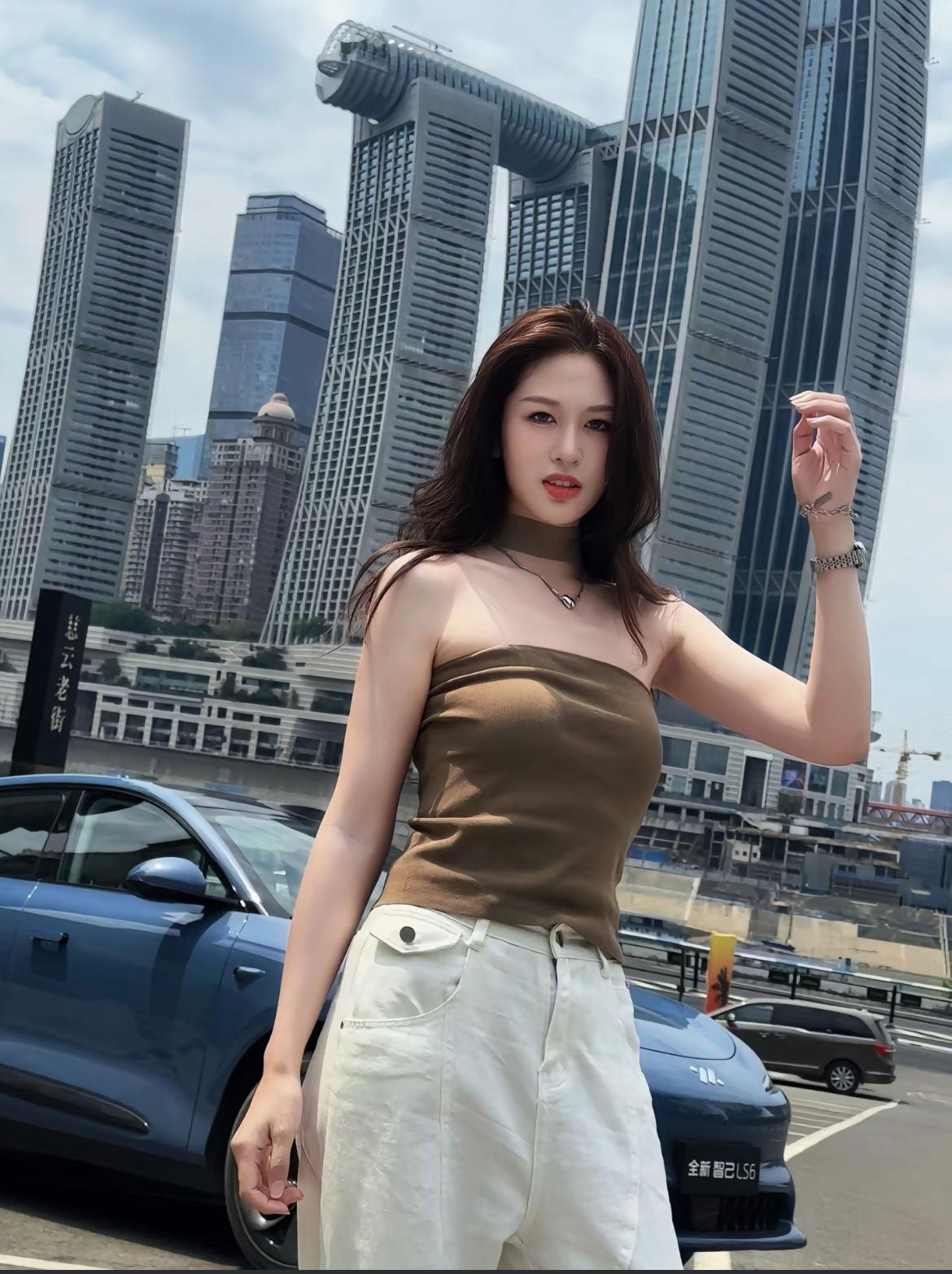 智己汽车在国内新能源市场处于什么位置？作为上汽高端新能源主力，智己以 LS6、L