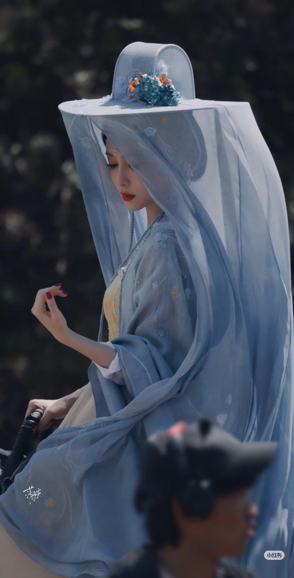 孟子义一戴上帷帽我就感觉她绑定魅魔系统了 