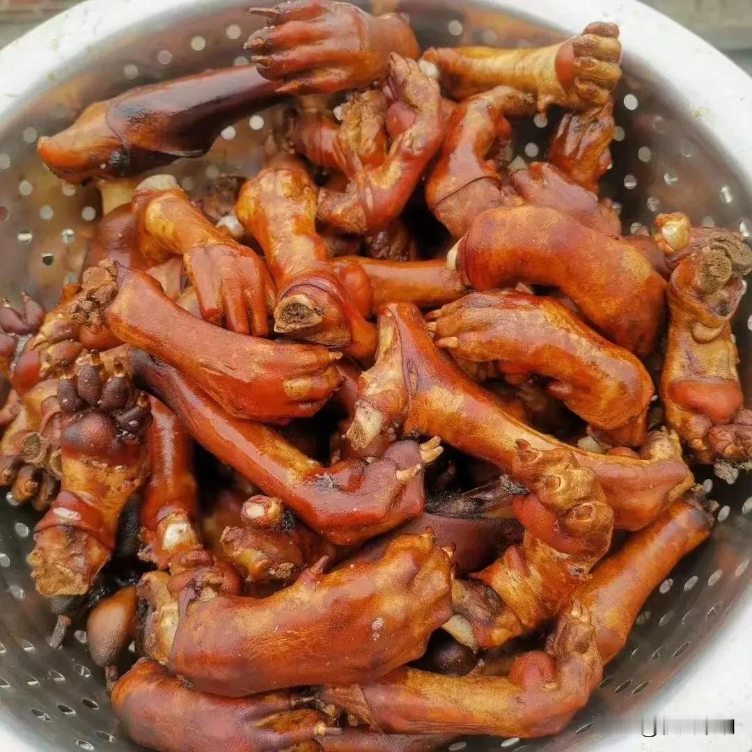 生活就像吃，有山珍海味也有家常菜。狗怕过夏至，鸡怕过冬至，鸭仔就怕七月十四，学生