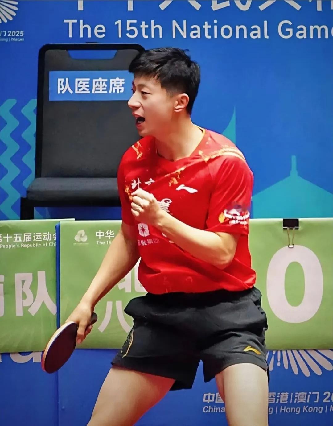 你知道吗？
别说马龙失望了，全中国都失望了，今天男团比赛中，37岁的马龙以3-1