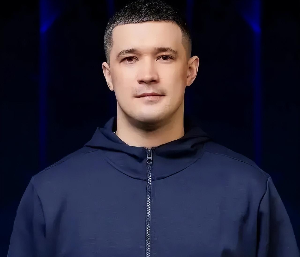 35岁新防长上任，不是将军却掌军队，他凭什么？
泽连斯基换人了，新的国防部长是费