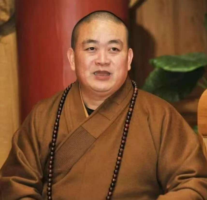 释永信被批捕，涉嫌挪用资金和职务侵占，袈裟下的资本终于塌了。都说出家人要六根清净