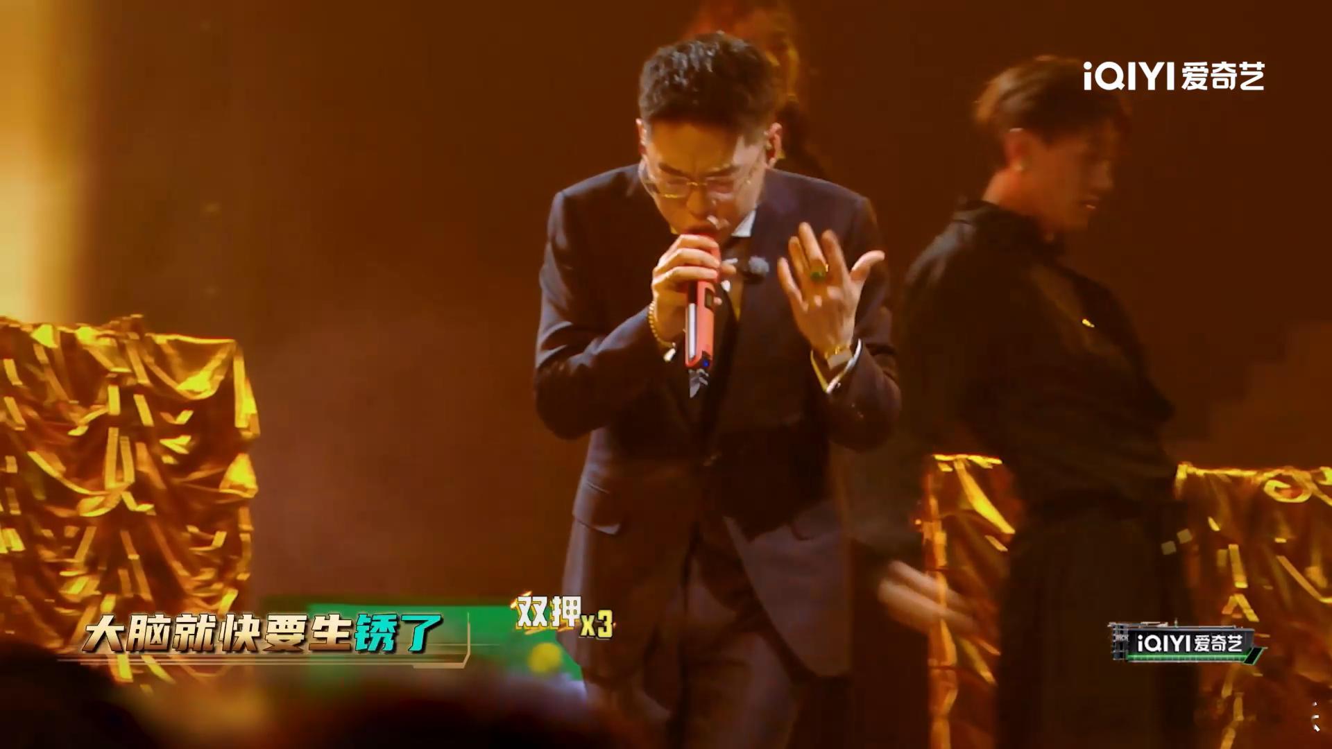 弹壳狂放人生真Boss驾到说唱巅峰对决2026谁能顶住弹壳Boss Life舞台