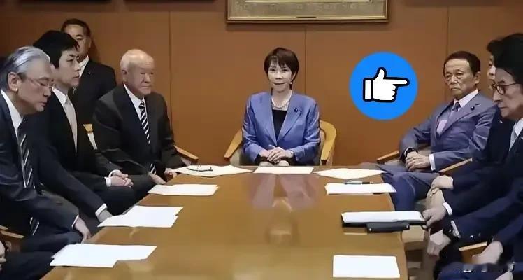 高市早苗和麻生太郎的矛盾越来越深了，高市早苗不甘心被派系力量牵制，外界普遍预判9