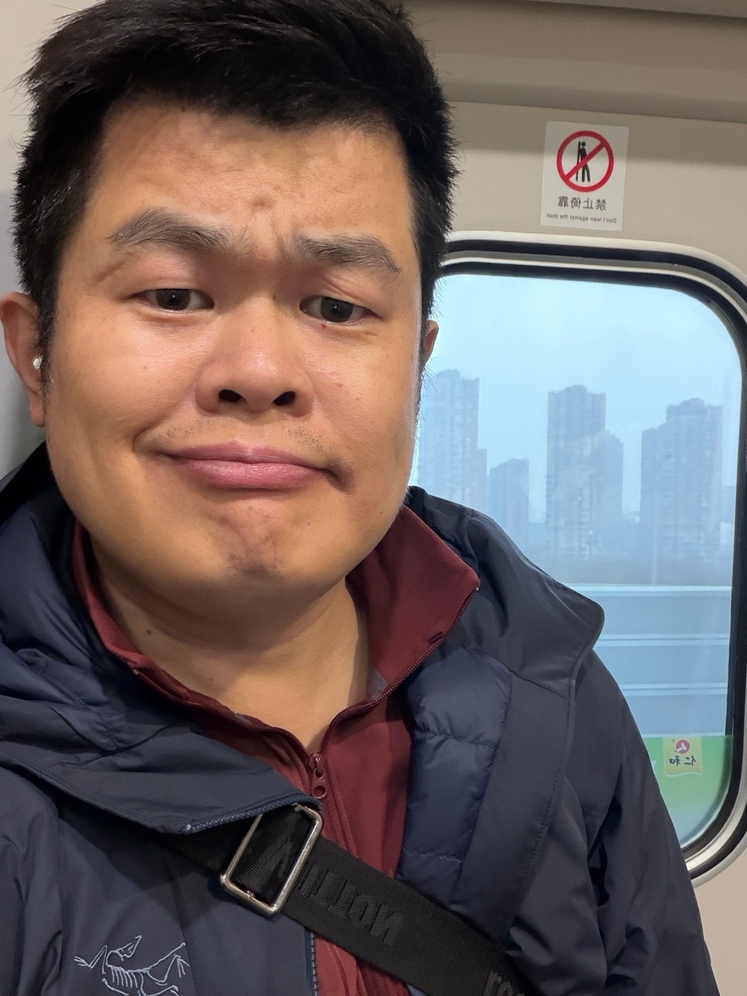 麻了。。。出差小助理坐商务，我站票。有比孙博还惨的懂事涨么。。。。。。我的日常p