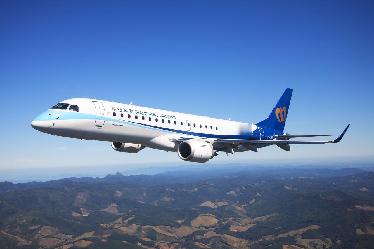 巴基斯坦禁止台湾航空公司飞越领空，“巴铁”不是白叫的，这种示范作用太好了。
据悉