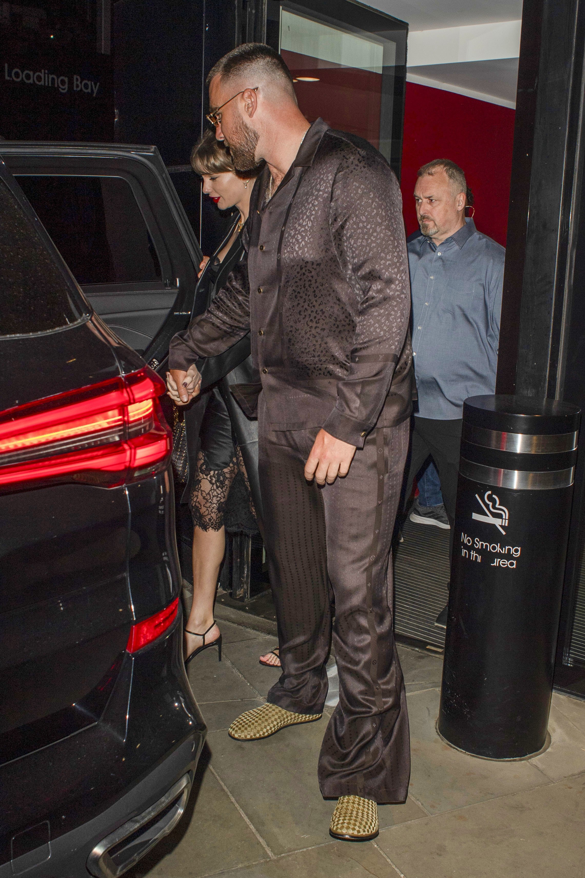 霉霉婚礼安保拉满却没防住内鬼TaylorSwift 在复制粘贴的时代，你是手写的