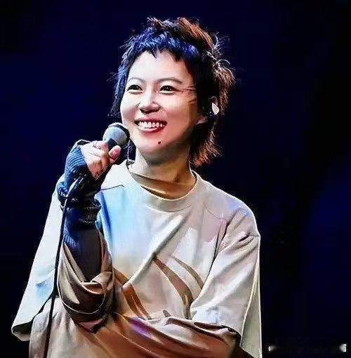 歌手2026官宣首位歌手歌手首发阵容 被窦靖童官宣加盟狠狠惊喜到，氛围感曲风搭配