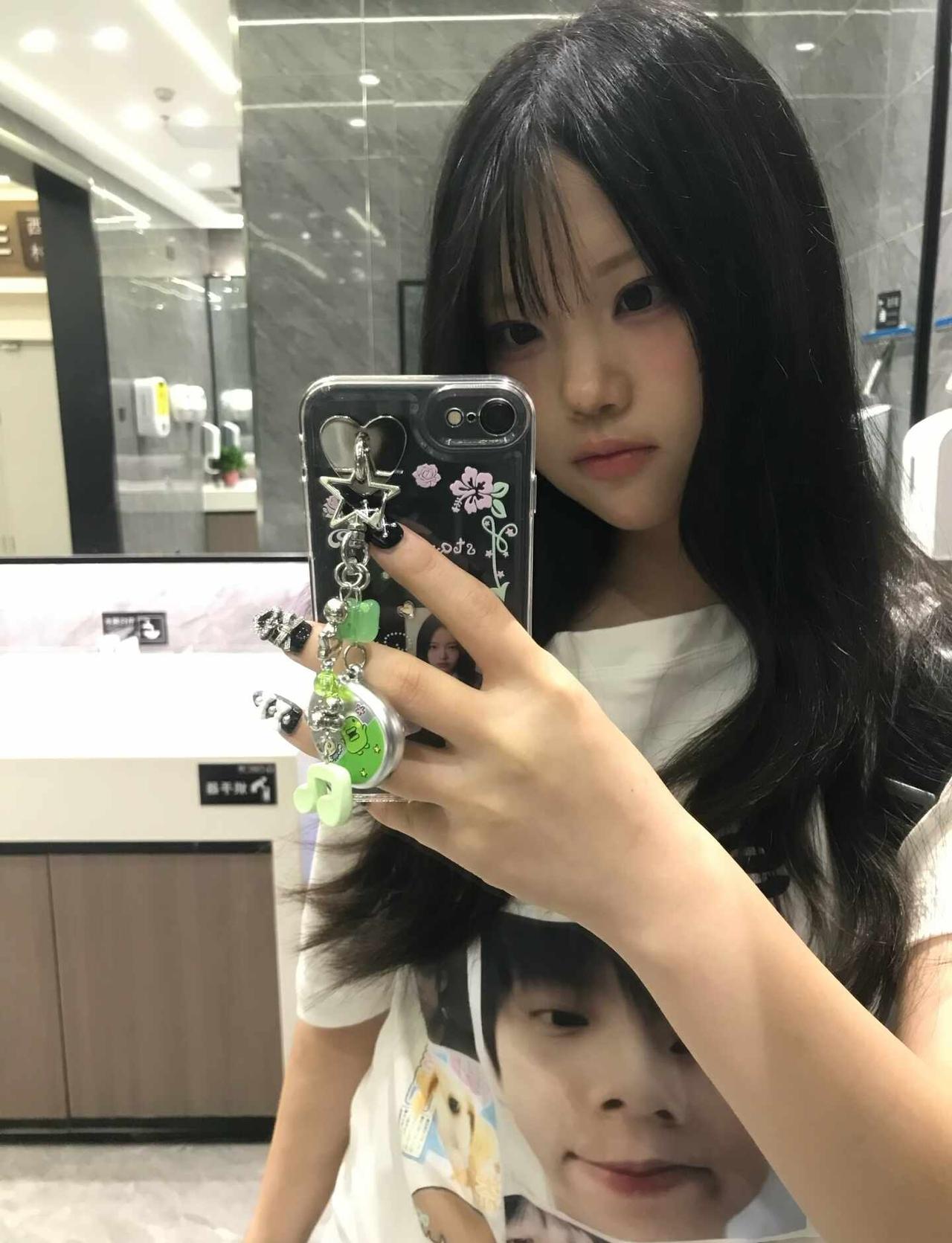 极繁主义的手机壳和干干痛衣
喜欢喜欢喜欢